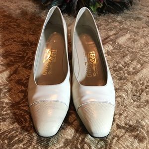 SALVATORE FERRAGAMO CREAM & BEIGE WITH LiZARD TOE